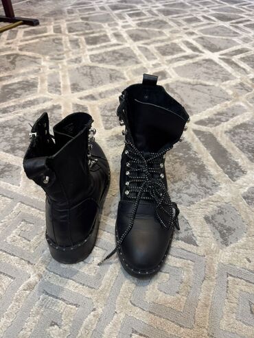 женские утепленные резиновые сапоги: Zara, Размер: 38, цвет - Черный, Б/у