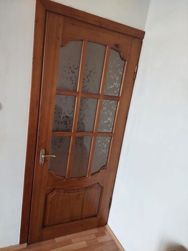 Ev üçün digər mallar: 3otaq qapisi var. Ciddi olanlar narahat etsin