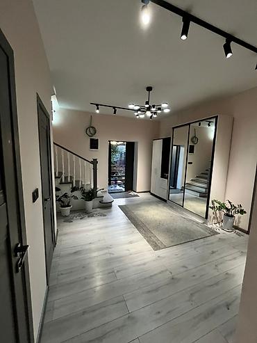 Продажа коттеджей и домов: 5 комнат, 230 м², 4 соток, Бишкек, Ак-Ордо 1 ж/м Агентство недвижимости — 11
