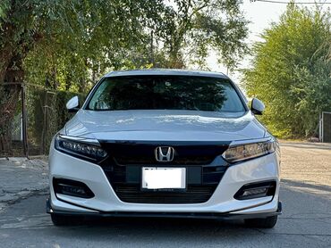 меняю 210: Honda Accord: 2018 г., 1.5 л, Вариатор, Бензин, Седан