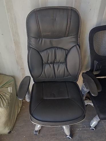 Erqonomik ofis kreslosu - Material: yumşaq eko‑dəri üzlük, tikiş — 1