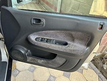 Honda: Honda HR-V: 2000 г., 1.6 л, Вариатор, Бензин, Универсал — 7