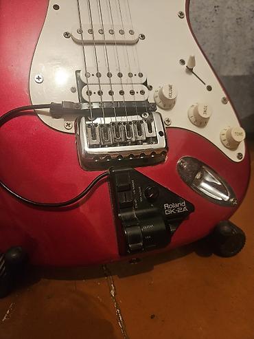 Gitaralar: Peavey Predator elektro gitarası və Roland GR-30 gitara sintezatoru — 4