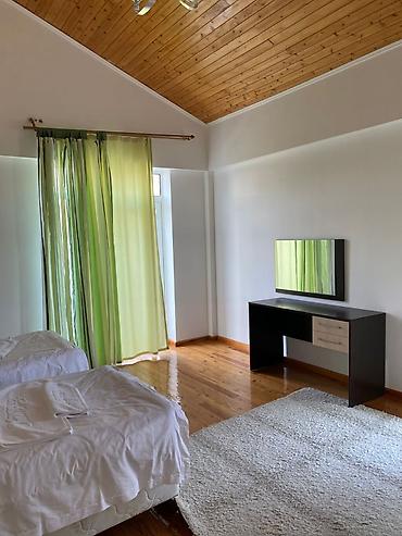 Продажа коттеджей и домов: Продаётся шикарный коттедж на 1ой линии в городе Чолпоната. площадь — 11