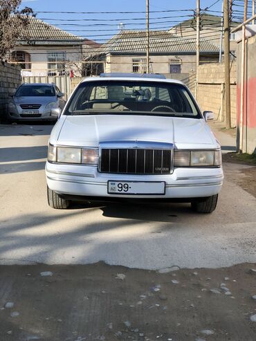 Lincoln: Lincoln Town Car: 4.6 l | 1992 il 311162 km Sedan