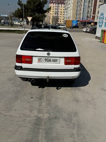 пассат в 2: Volkswagen Passat: 1993 г., 2 л, Механика, Бензин, Универсал