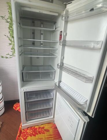 kamera ev ucun: Холодильник Indesit, Двухкамерный