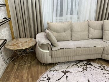 Vauxhall: Künc divan, Qonaq otağı üçün, Açılmayan
