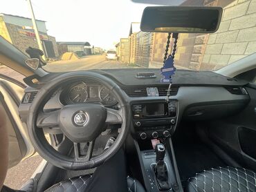 Skoda: Skoda Octavia: 2016 г., 1.6 л, Автомат, Бензин, Седан