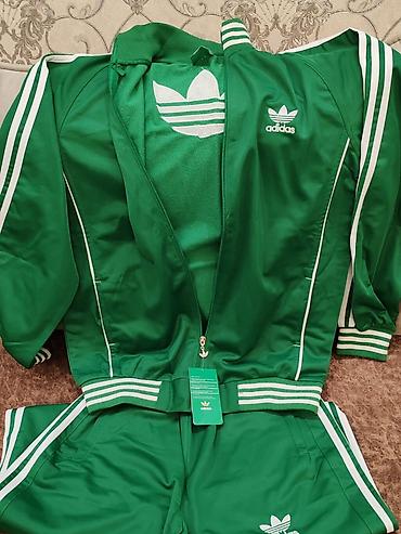 jaket kisi: Məhsul: Adidas Originals göyərti rəngli idman dəsti - Tərkib: üst — 1