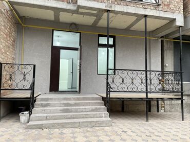 снять дом в бишкуле на длительный срок: Сдается коммерческое помещение в 12мкр на долгий срок ! 35 кв*2