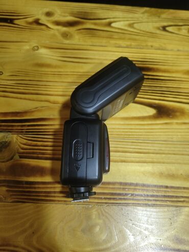Enerji qurğuları: *SATILIR* 5D mark II 50 mm 1.8 lens Flash Flash üçün orginal zaryadka — 13