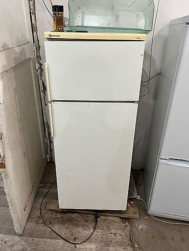 Техника для кухни: Холодильник Indesit, Б/у, Двухкамерный — 2