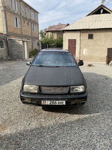 продаю венто: Volkswagen Vento: 1992 г., 1.8 л, Механика, Бензин, Седан