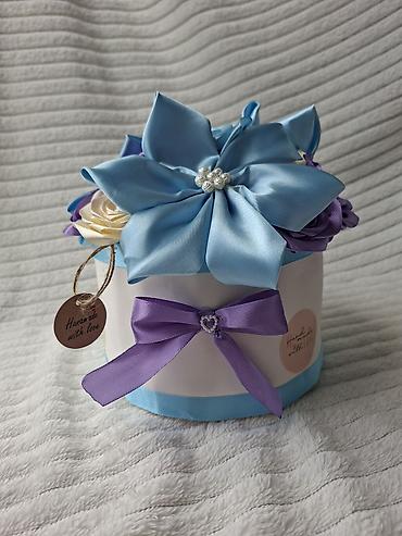 Ostali kućni dekor: Ručne dekorativne kutije sa satenskim cvećem - Unikatne aranžmane — 6