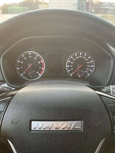Другие автомобили: Haval H6, белый кроссовер Основные характеристики: - Бензиновый — 12