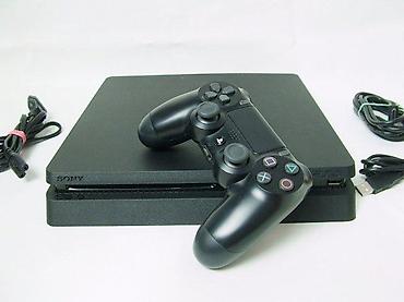 PS4 (Sony Playstation 4): U ponudi je Sony PlayStation 4.
Konzola je najnoviji SLIM model — 11