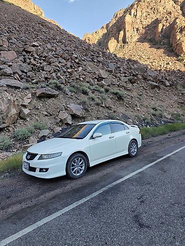салон машины: Honda Accord: 2003 г., 2.4 л, Автомат, Бензин, Седан — 4