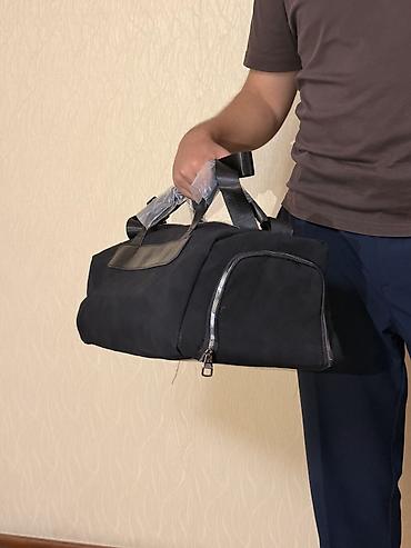 Спортивные сумки: Спортивно-дорожная сумка, черная - Универсальный формат для — 1