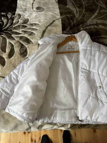 Kurtkalar: Qışlıq üst geyimlər dəsti Zara palto 50 azn Boz balonka 30 azn Xaki — 3