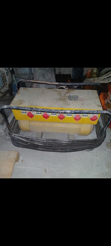 навесное оборудование: Вибратор для тромбовки житкого бетона, используется при заливке бетона