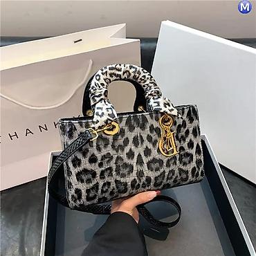 Toy aksesuarları: 2026 New collection Əldə qalan rənglər 📍Qiymət 42 Azn 📍Ölçülər 25x15x7 — 15