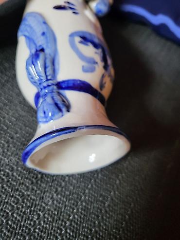 Ostali kućni dekor: Vaza holandski delft,rucno oslikana pa glazirana iz 70ih.g. Vaza je — 10