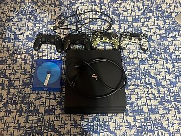 PS4 (Sony Playstation 4): PlayStation 4 Pro 1TB в отличном состоянии, с 4 джойстиками и играми — 1