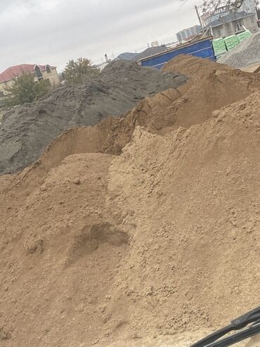 Yük daşımaları: Yükdaşıma xidməti təklif olunur. Bu xidmət zibil, söküntü və torpaq — 8