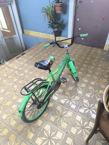velosiped sosse: İşlənmiş Uşaq velosipedi Ünvandan götürmə