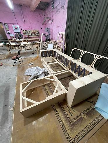 диваны на заказ: Мягкая мебель под заказ любой сложности Срок изготовления 25 дней — 3