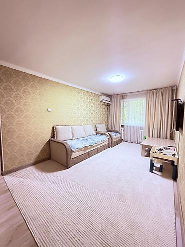 солнечный квартал: 3 комнаты, 58 м², 4 мкр 104 серия, 1 этаж — 6
