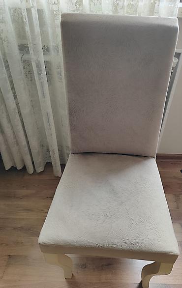 hundur stul: Yumşaq oturacaqlı yemək otağı stulu - Rəng: açıq bej/krem - Material — 1