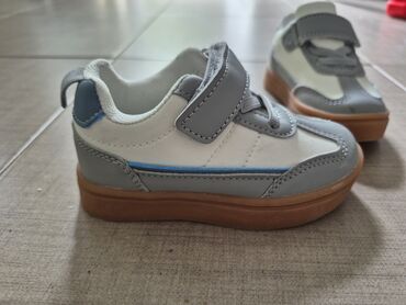 Patike: Dečije patike za prve korake - Veličina: 22 (otisak “22” vidljiv na — 5