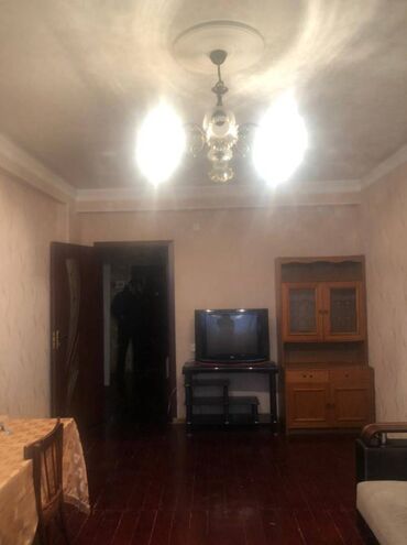 Uzunmüddətli kirayə mənzillər: Razində (Akkorda) 19 mertebeli binanın 15-ci mərtəbəsində ümumi sahəsi — 2