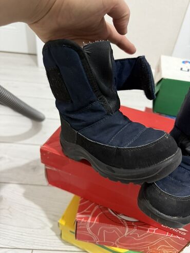 Детская обувь: Детская обувь 1 детские утепленные Кросовки. Красивые состояние — 9