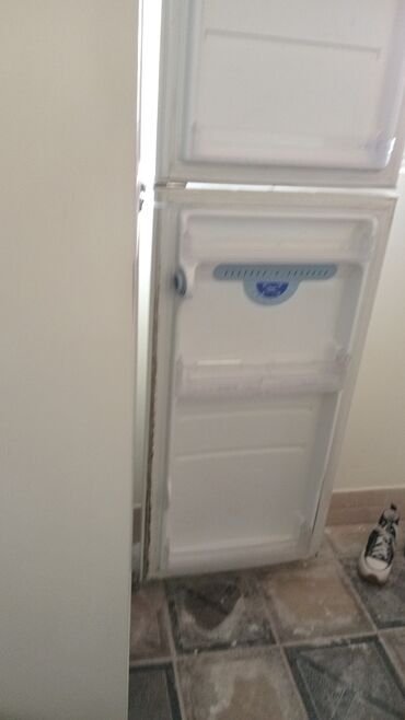 lg soyuducu: Б/у 2 двери LG Холодильник Продажа, цвет - Белый, С колесиками