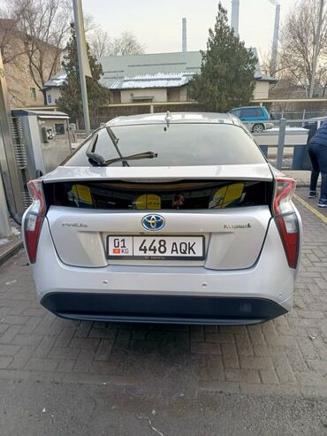 Toyota: Toyota Prius: 2018 г., 1.8 л, Вариатор, Гибрид, Седан