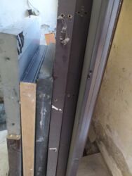 домашняя офисная мебель: Офисный стол, Б/у, Нерегулируемый, цвет - Коричневый, Прямоугольный, МДФ, Самовывоз