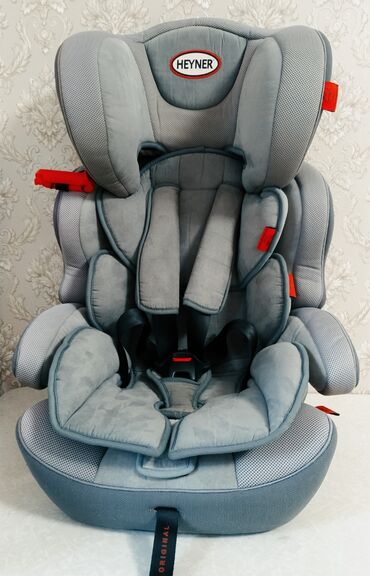 детское автомобильное кресло: Автокресло, цвет - Серый, Б/у