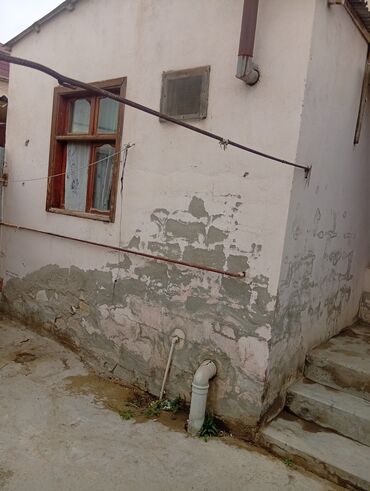 20ci sahe kiraye ev: 1 otaqlı həyət evi - Kiçik, qapalı həyətyanı sahəsi və dəmir hasar -