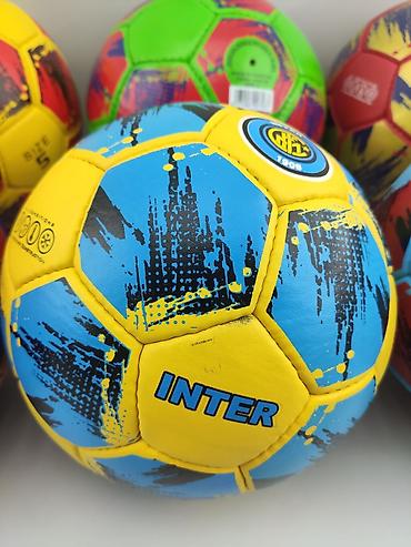 futbol corab: Futbol topu. Made in Pakistan. Metrolara və şəhərdaxili çatdırılma var — 10