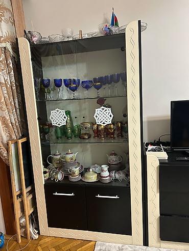 Ev və bağ: Qonaq otağı üçün vitrin və TV tumbası dəsti - Rəng: qara-bej — 2