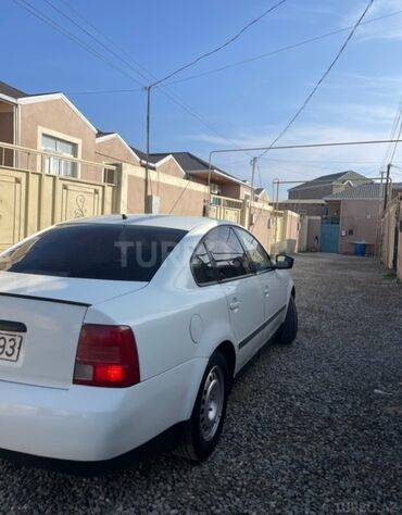 Volkswagen: Volkswagen Passat: 1.8 l | 1997 il Sedan — 4