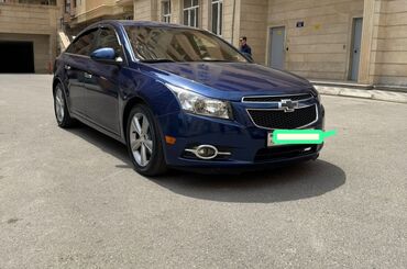 vito diskleri: Göy rəngdə Chevrolet Cruze avtomobili. İqtisadi və praktik sedan