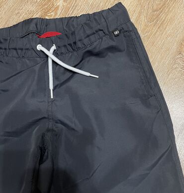 кожанные брюки: Продаю штанишки (тонкие), новые. С защитой от солнца. Размер 134 см