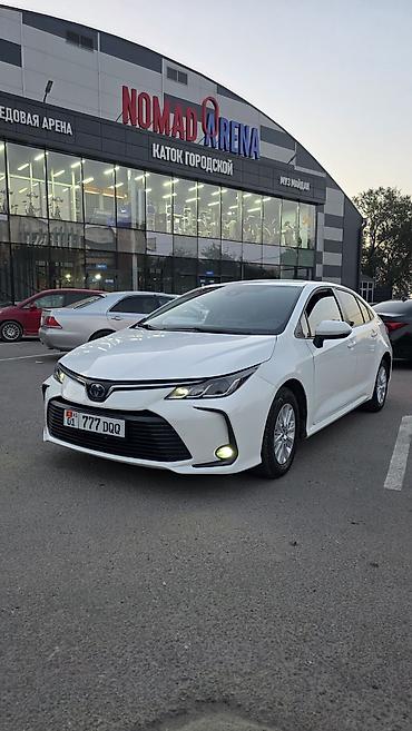 Унаа сатуу: Toyota Corolla: 2021 г., 1.8 л, Автомат, Гибрид, Седан — 2
