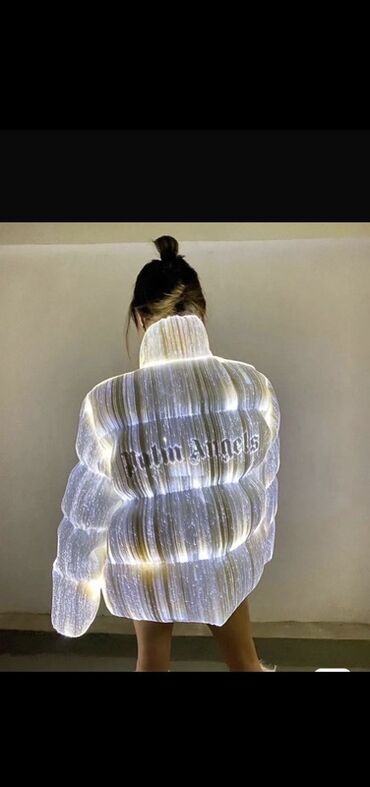 Pencəklər: Məhsul: İşıqlanan puffer gödəkçə - Dizayn: Həcmli puffer kəsim — 2