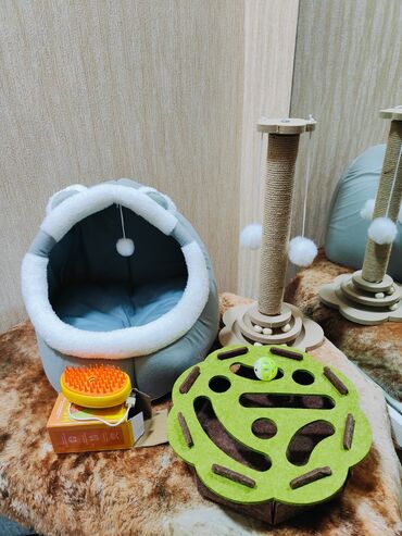 продам домик для кошки: Весь набор -2000 с. Набор для кошки: домик-лежанка, когтеточка и