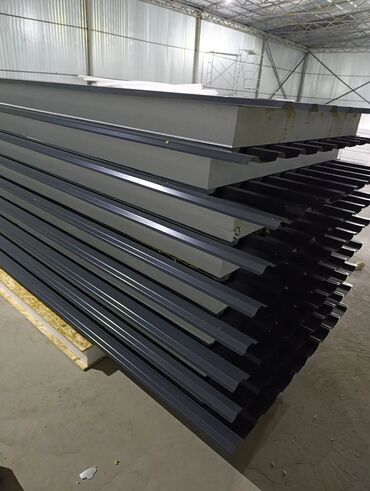 Фасадные сэндвич панели: Сэндвич‑панели с утеплителем (пенополистирол) Описание: - Трёхслойные — 2